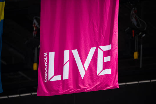 En banderoll med Stockholm Live