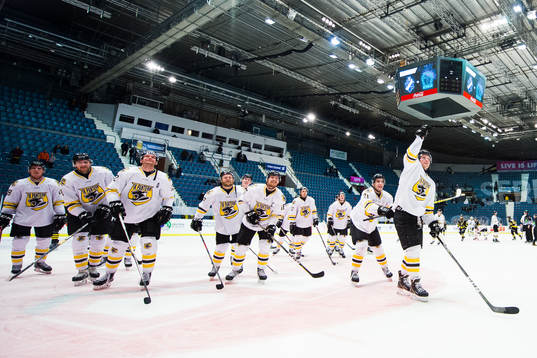 Panterns spelare jublar