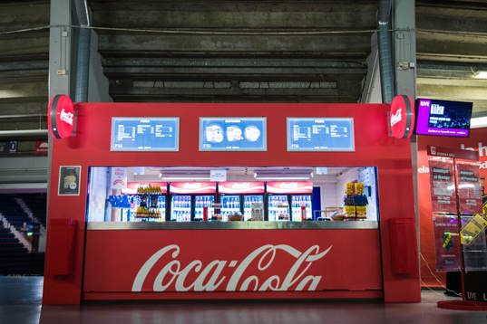 Interiör vy av en kiosk inne på Hovet