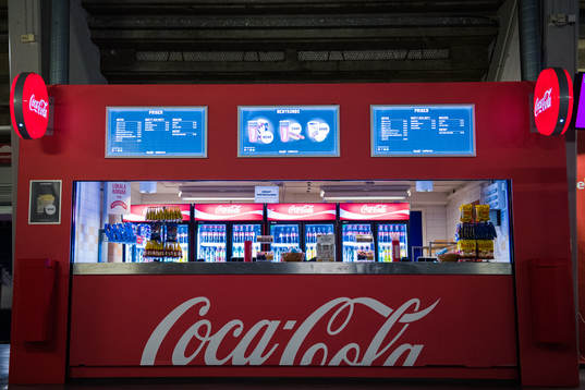 Interiör vy av en kiosk inne på Hovet
