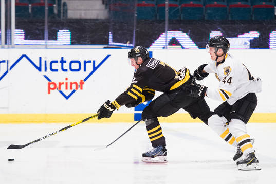 s Filip Windlert och Panterns Erik Nyström