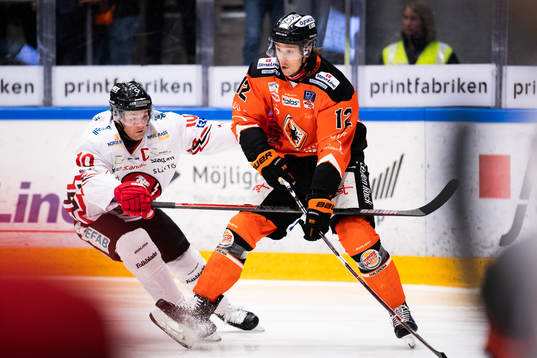 Vita Hästens Jesper Samuelsson och Karlskronas Viktor