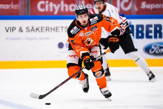 Karlskronas Lucas Edmonds driver pucken