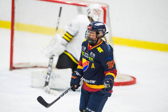 Djurgårdens Josefine Holmgren jublar