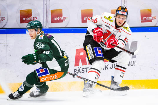 Färjestads Axel Ottosson och Örebros Rodrigo Abols