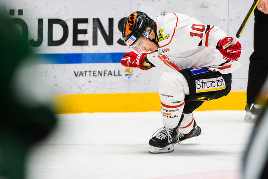 Örebros Shane Harper jublar
