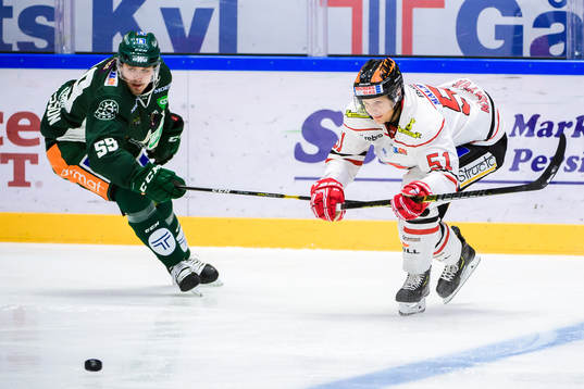 Färjestads Linus Johansson och Örebros Kristian Näkyvä