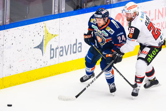 Växjös Brendan Shinnimin och Malmö Redhawks Jens Olsson