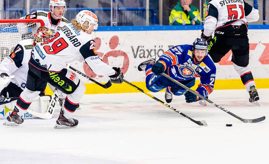 Växjös Martin Lundberg  slänger sig