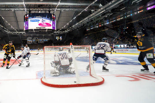 Skellefteås Joakim Lindström jublar