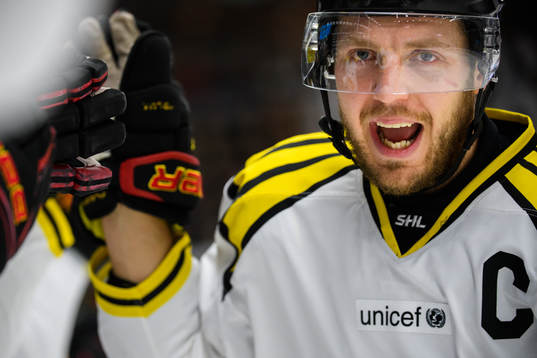 Brynäs Jacob Blomqvist jublar