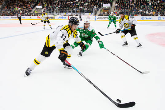 Brynäs Joel Kellman och Rögles Linus Sandin