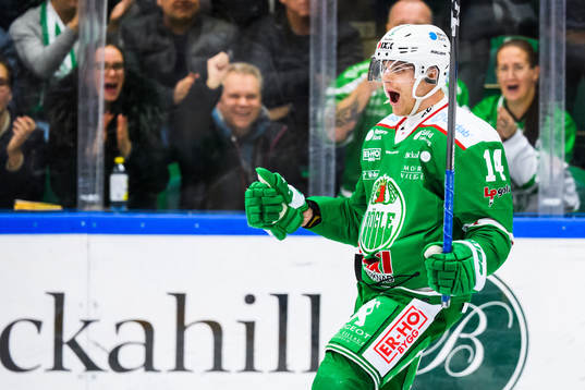 Rögles Trevor Mingoia jublar