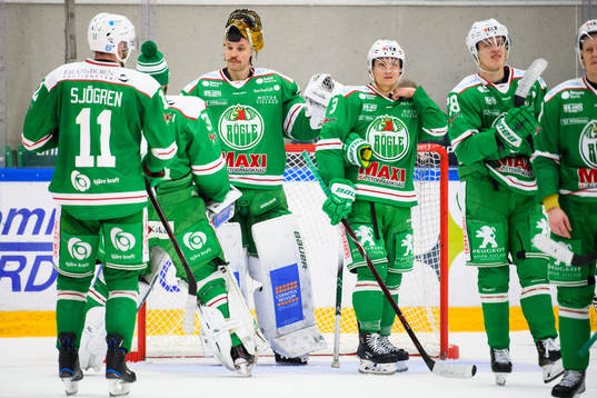 Rögles målvakt Justin Pogge, Daniel Bertov och Jakob