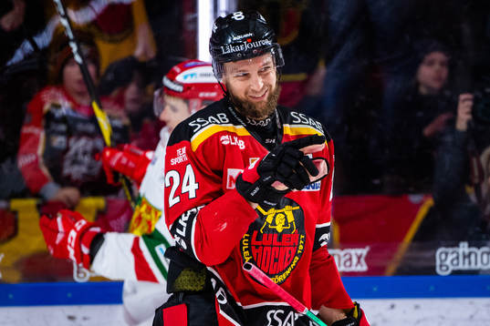 Luleås Johan Harju jublar