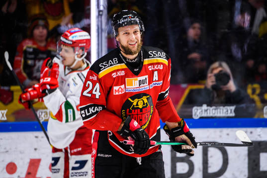 Luleås Johan Harju jublar
