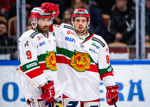 Moras Andrew Rowe och Mathias Bromé jublar