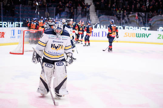 s målvakt Jonas Gunnarsson deppar