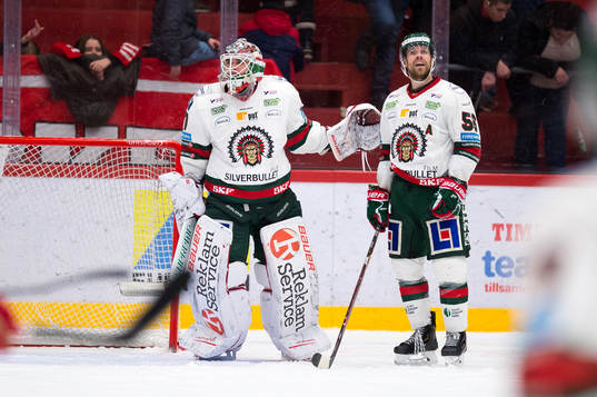 Frölundas målvakt Johan Gustafsson och Jonathan Sigalet