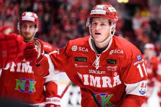 Timrås Henrik Törnqvist jublar