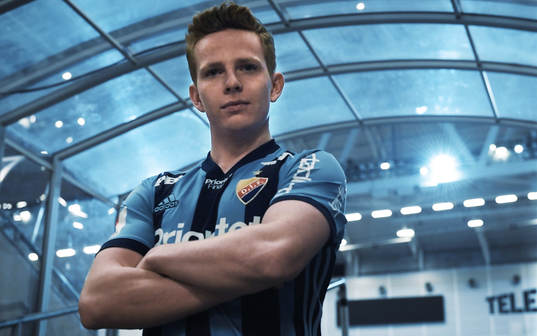 På denna handoutbild från DIF Fotboll ses Aslak Witry,