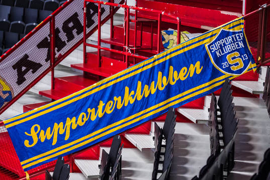 En supporterbanderoll för södertäljes supporterklubb