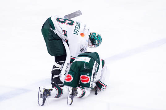 Tingsryds Filip Owesson har ont