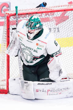 Tingsryds målvakt Tex Williamsson släpper in ett mål