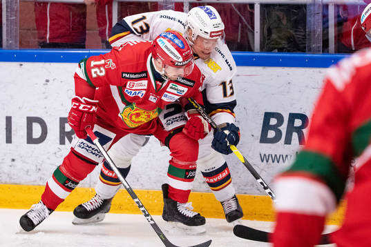 Moras Kevin Gagné och Djurgårdens Petteri Wirtanen