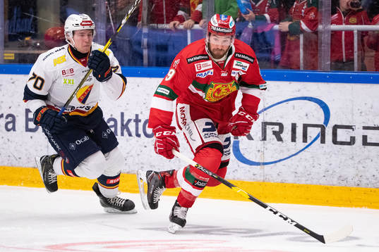 Djurgårdens Marcus Davidsson och Moras Andrew Rowe