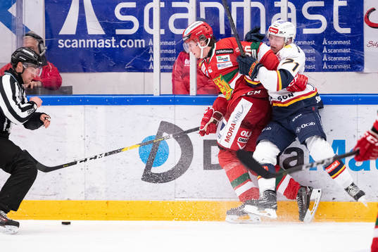 Moras Nils Carnbäck och Djurgårdens Jonathan Davidsson