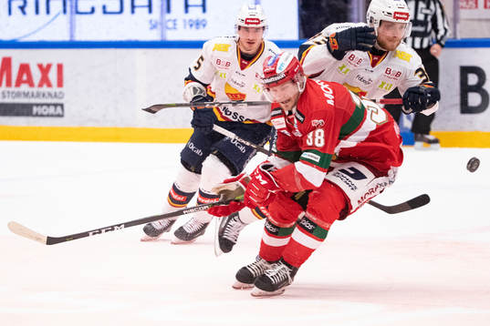 Moras Adam Massuhr och Djurgårdens Linus Hultström