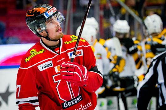 Örebros Marcus Björk deppar vid 2-2