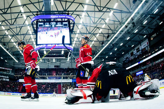 Örebros Shane Harper, Kristian Näkyvä och målvakt Eero