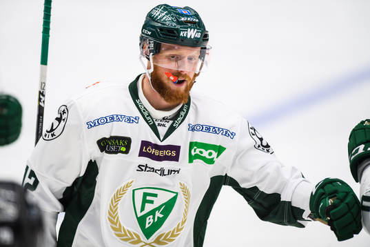 Färjestads Alexander Reichenberg jublar