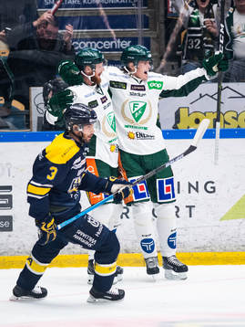 s Markus Lauridsen deppar medan Färjestads Alexander