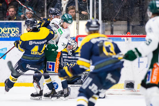 s Mikko Lehtonen och målvakt Jonas Gunnarsson