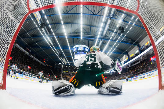 s Alexander Ytterell (ej i bild) gör 4-3 bakom Färjestads