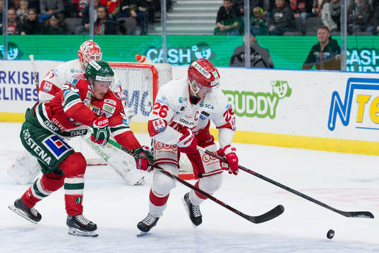 Frölundas Simon Hjalmarsson och Timrås Hampus Larsson