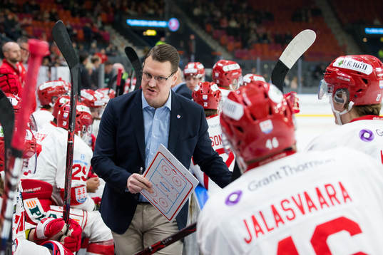 Timrås assisterande tränare Johan Thelin