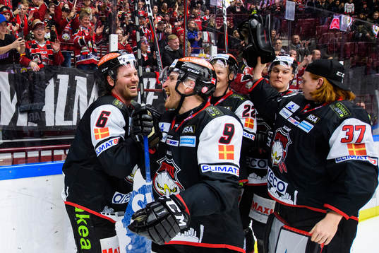 Malmö Redhawks Stefan Warg och Frederik Storm jublar