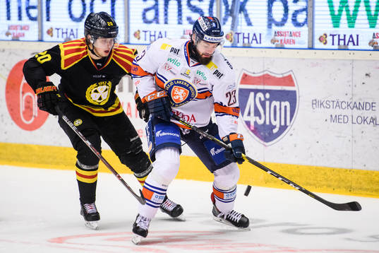 Brynäs Marcus Westfält och Växjös Roman Horak