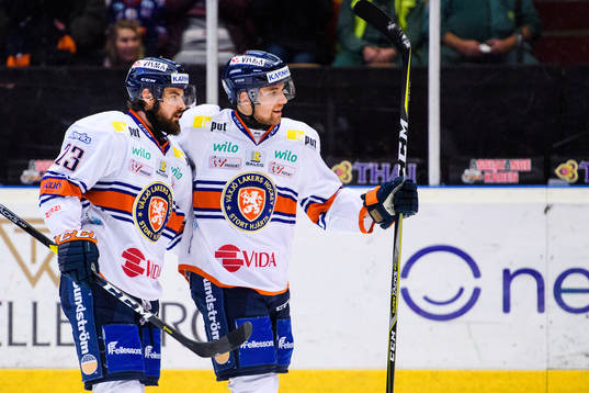 Växjös Roman Horak jublar