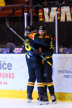 Brynäs Ludvig Nilsson och Joachim Rohdin jublar
