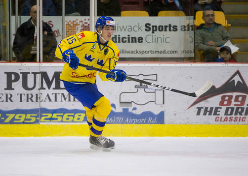 Sweden forward Oskar Bäck (15)