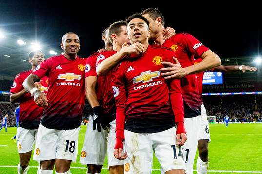 Jesse Lingard of Manchester United celebrates with teammates
