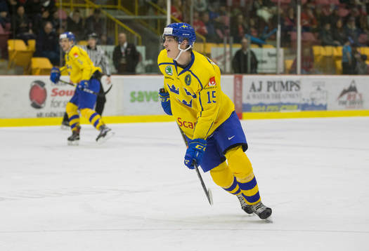 Sweden forward Oskar Bäck (15)