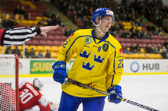 Sweden forward Isac Lundeström (22) reacts