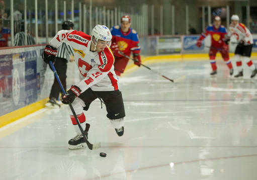 Switzerland defenceman Tim Berni (21)