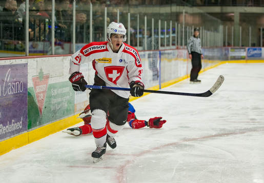 Switzerland defenceman Tim Berni (21)